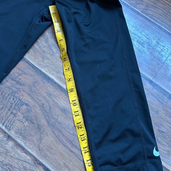 Nike Black Leggings Comfortable Athletic Wear - Picture 4 of 5